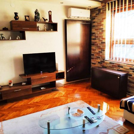 V2 With Love - Vintage Modern And Spacious 贝尔格莱德 外观 照片