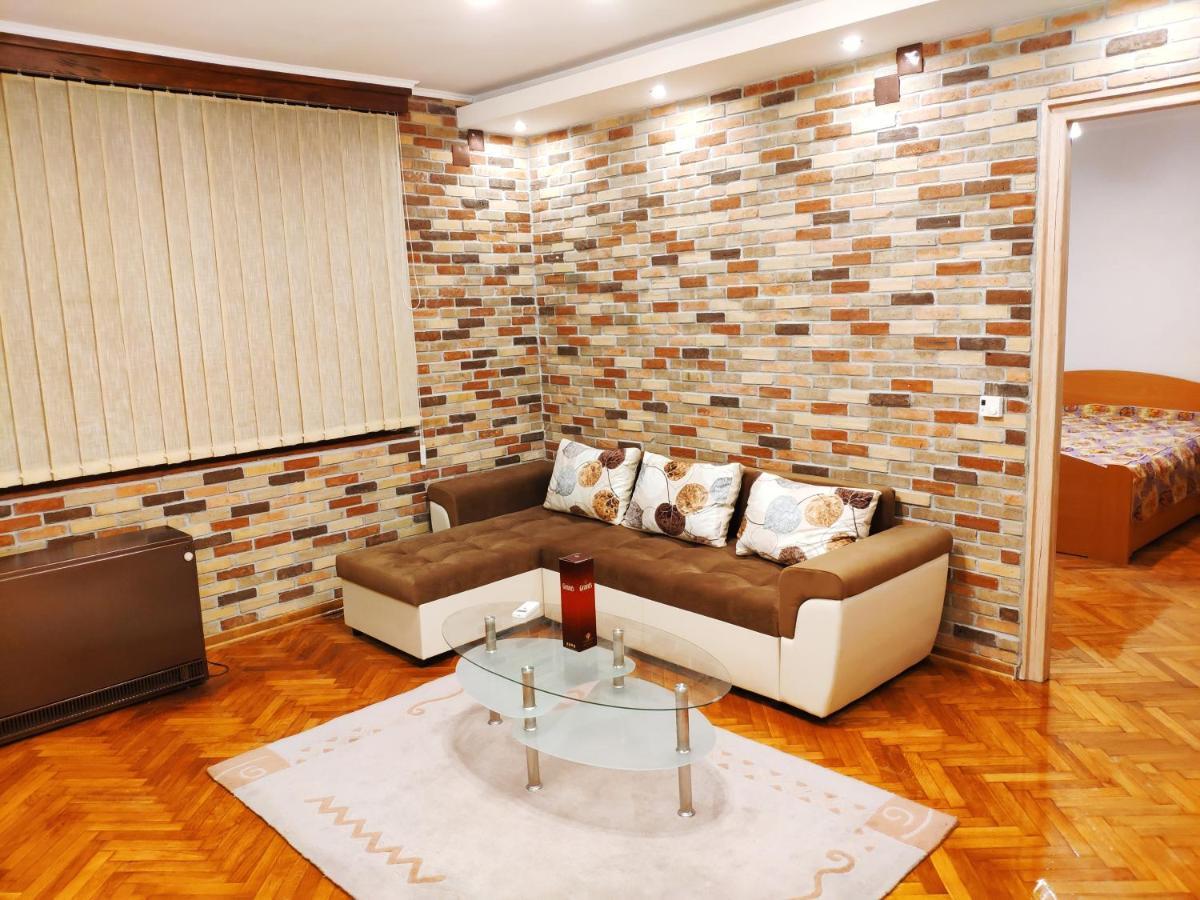 V2 With Love - Vintage Modern And Spacious 贝尔格莱德 外观 照片