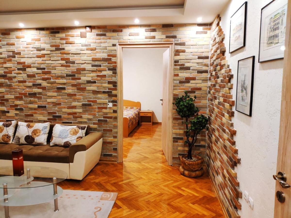 V2 With Love - Vintage Modern And Spacious 贝尔格莱德 外观 照片