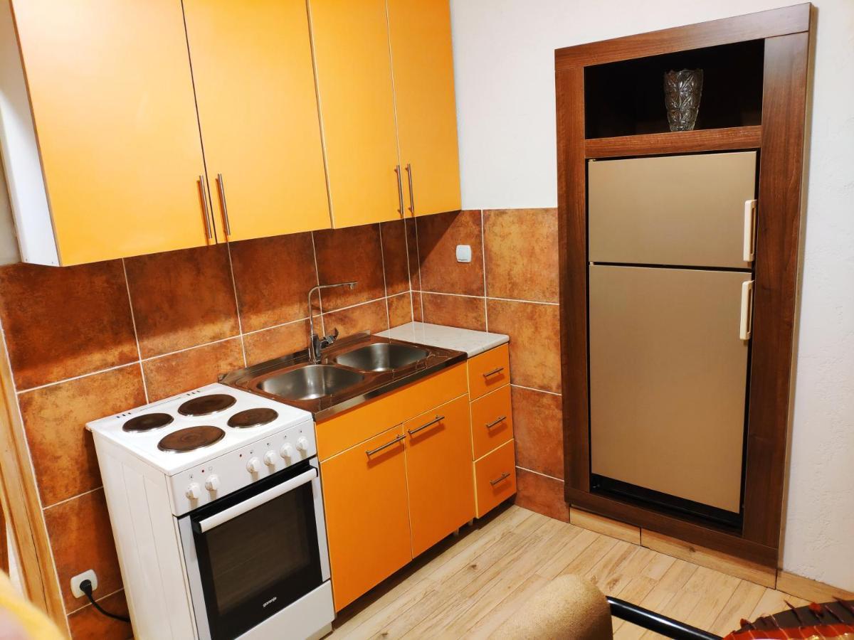 V2 With Love - Vintage Modern And Spacious 贝尔格莱德 外观 照片